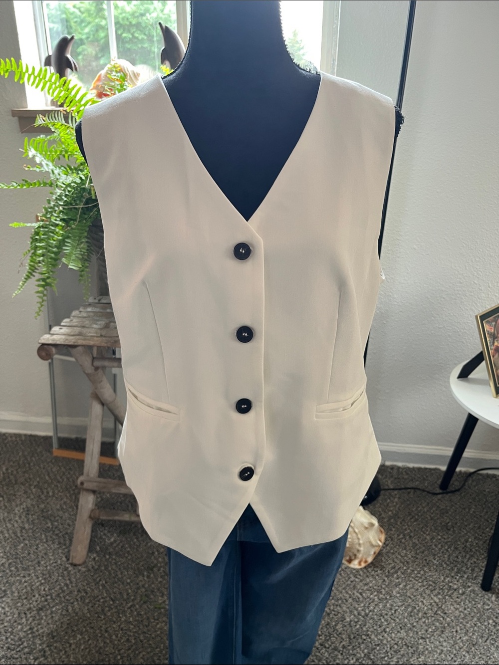 Women's Cream Button-Front Vest - Classic Tailored Style